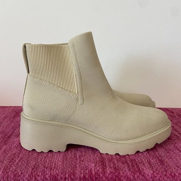 NEW Vivaia Everly Round Toe Platform Chunky Wedge Boots Beige Size EU 42/US 10.5 - Picture 1 of 12